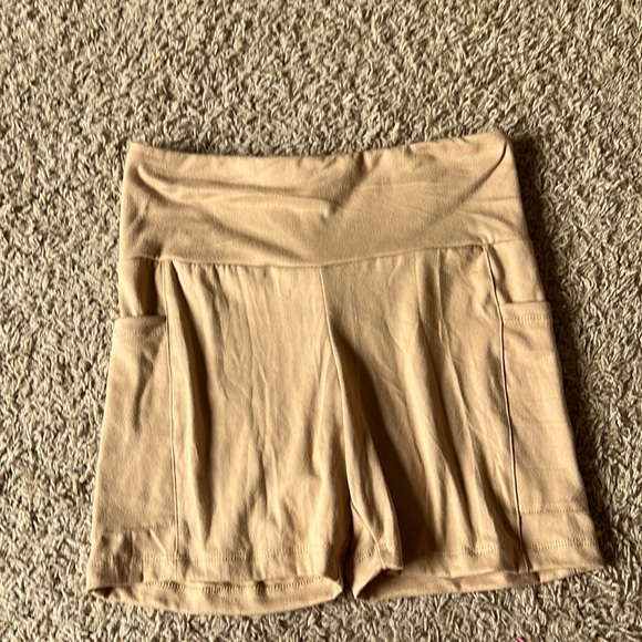 Tan biker shorts - Picture 1 of 2